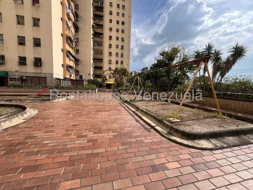Apartamento (1 Nivel) en Alquiler en Urbanizacion El Centro, Aragua - 32