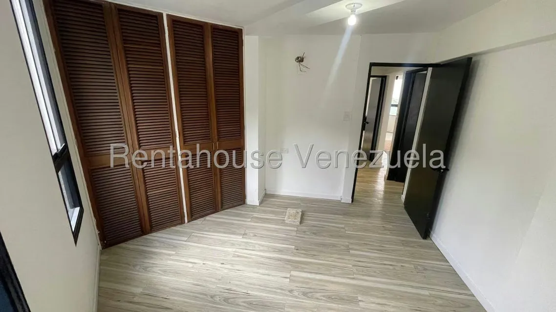 Apartamento (1 Nivel) en Alquiler en Los Naranjos del Cafetal, Distrito Metropolitano - 23