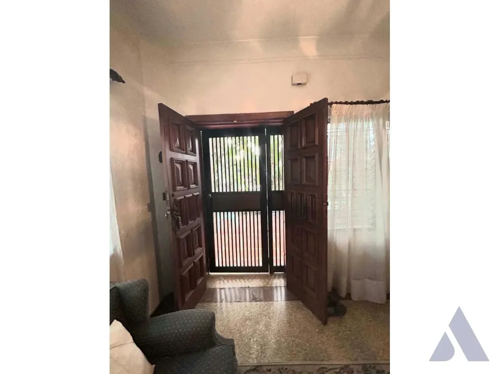 VENTA CASA EN SAN RAFAEL DE LA URB. LA FLORIDA. CARACAS