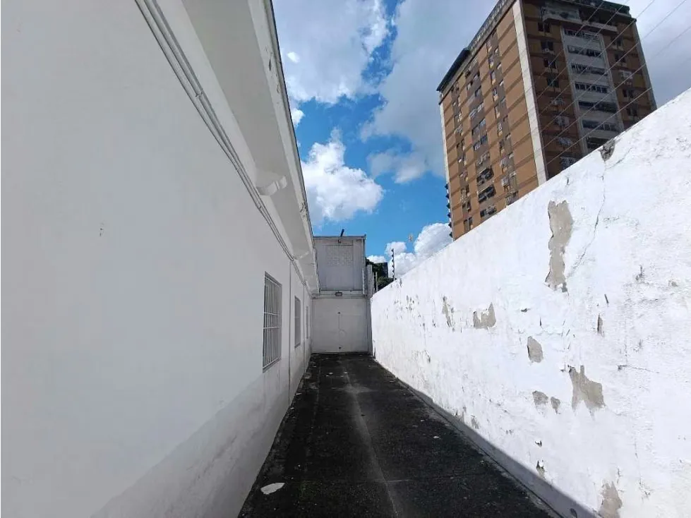 Casa en Alquiler en Bello Monte 270 mts2 - 21