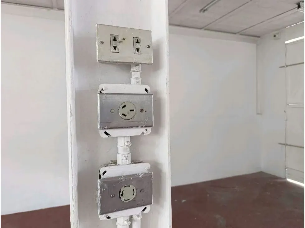 Casa en Alquiler en Bello Monte 270 mts2 - 24