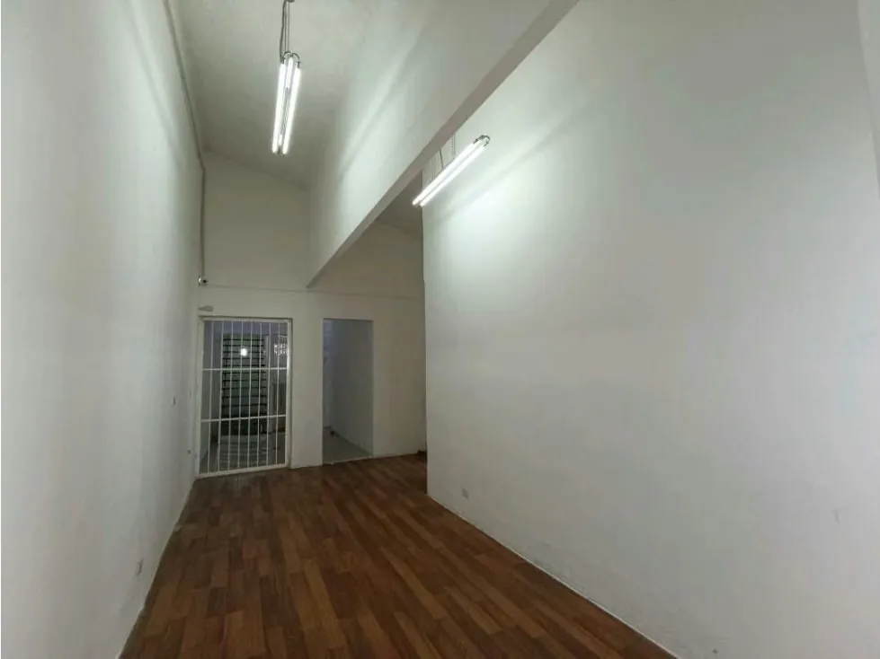Casa en Alquiler en Bello Monte 270 mts2 - 5
