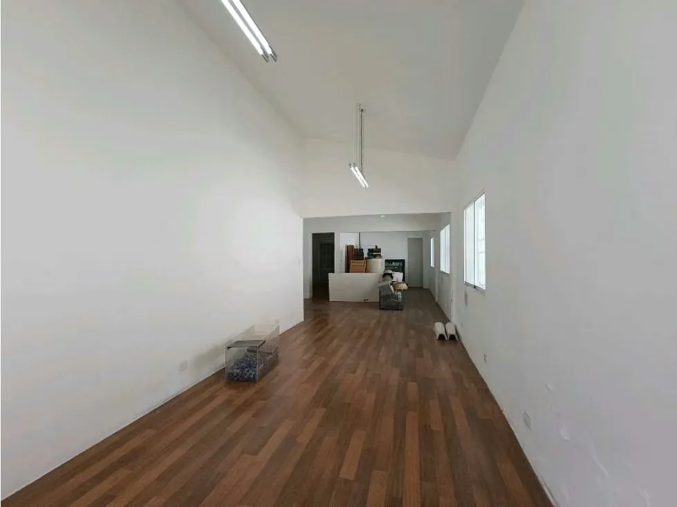 Casa en Alquiler en Bello Monte 270 mts2 - 6