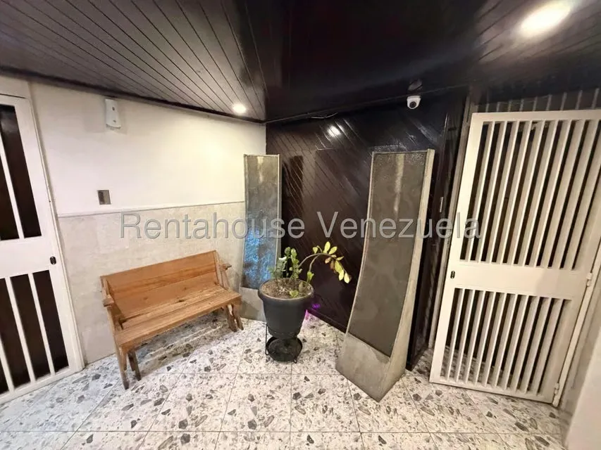 Apartamento (1 Nivel) en Venta en Los Samanes, Distrito Metropolitano - 2