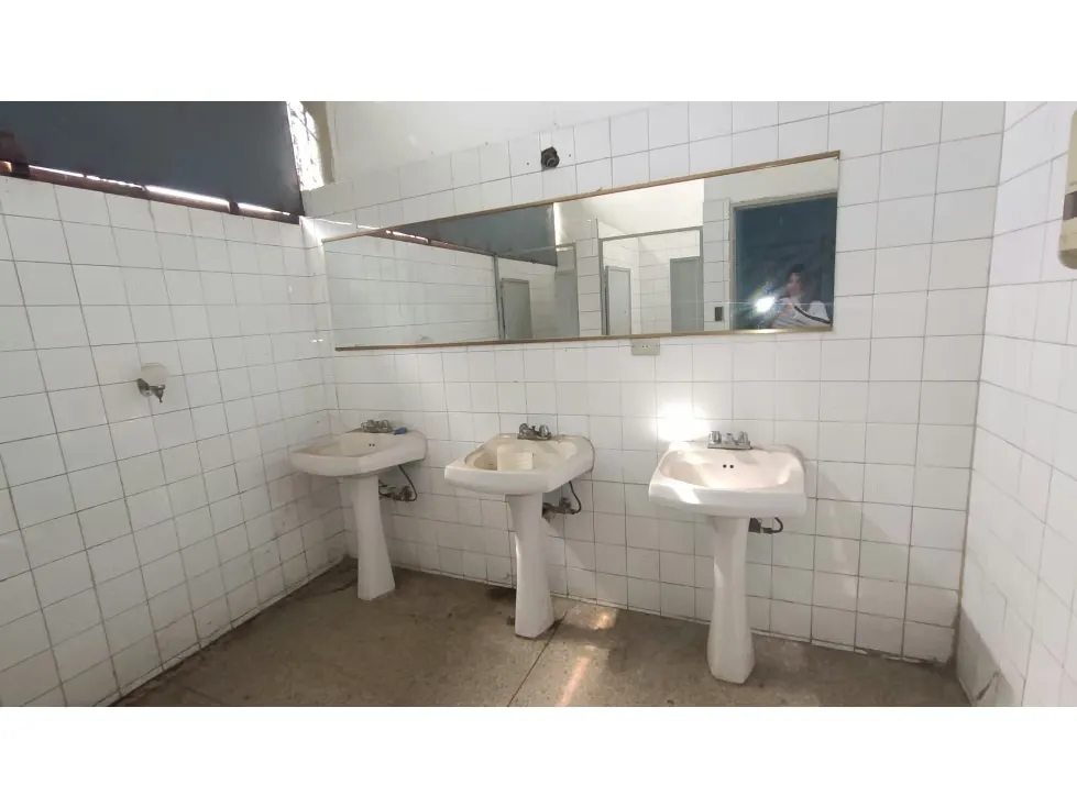 se vende locales en edificio industrial 1050m2 Guatire 9661 - 15