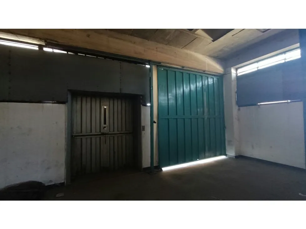 se vende locales en edificio industrial 1050m2 Guatire 9661 - 16