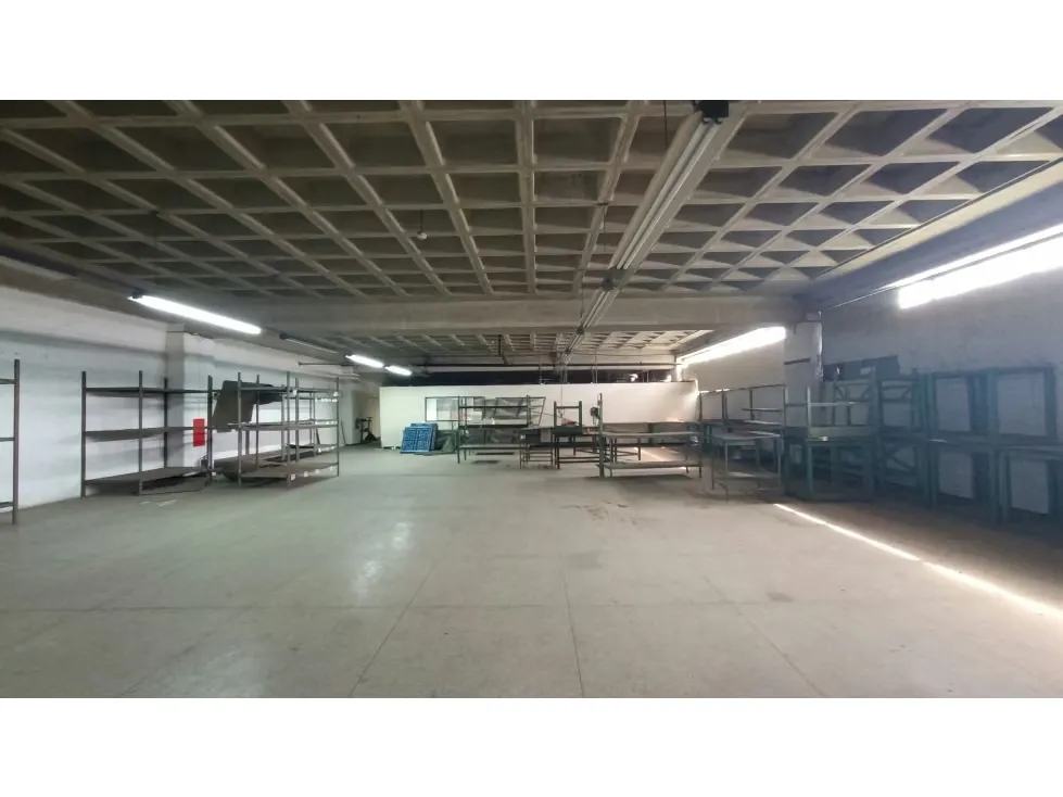 se vende locales en edificio industrial 1050m2 Guatire 9661 - 17