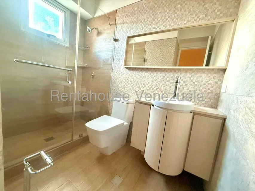Apartamento (1 Nivel) en Alquiler en Campo Alegre, Distrito Metropolitano - 11