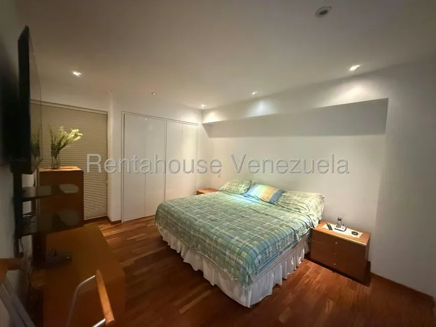 Apartamento (1 Nivel) en Alquiler en Campo Alegre, Distrito Metropolitano - 12