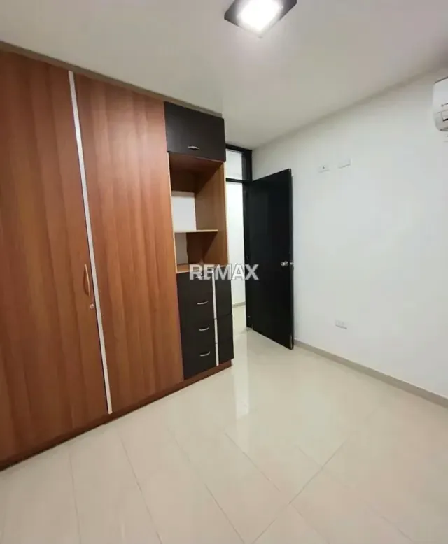 En ALQUILER Apartamento Residencias La O. Av. 19 de Abril. . - 7