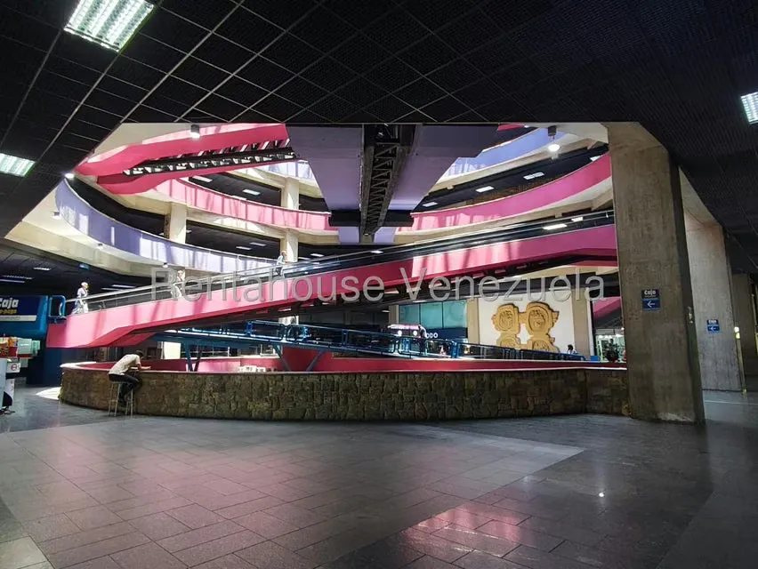 Local Comercial en Alquiler en Macaracuay, Distrito Metropolitano - 16