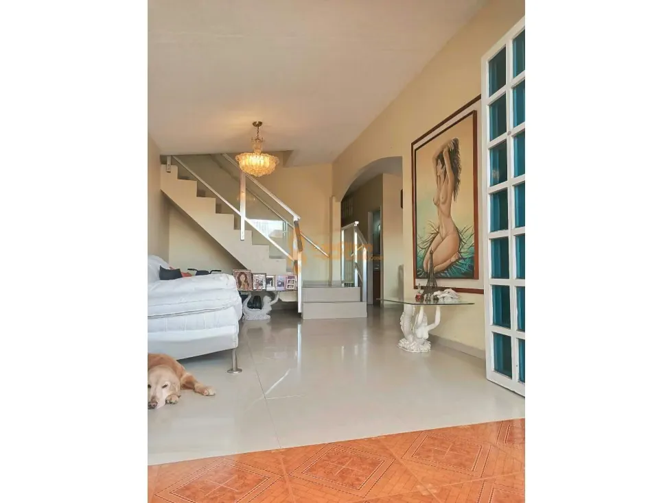 CASA VERSATIL EN LA ESMERALDA, 800m, 3 NIVELES, CON TERRAZA - 7