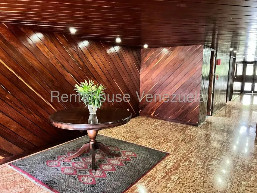 Apartamento (1 Nivel) en Venta en Campo Alegre, Distrito Metropolitano - 2