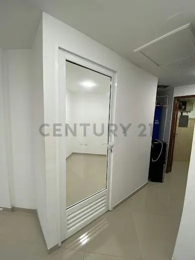 Alquiler Oficina en Unicentro Virginia sector la Lago av 3C con calle 67 - 4