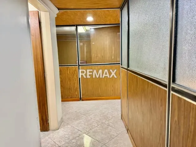 Oficina Edificio PARAMILLO, Piso 1. 5ta Avenida con Calle 13. - 3