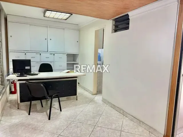 Oficina Edificio PARAMILLO, Piso 1. 5ta Avenida con Calle 13. - 7