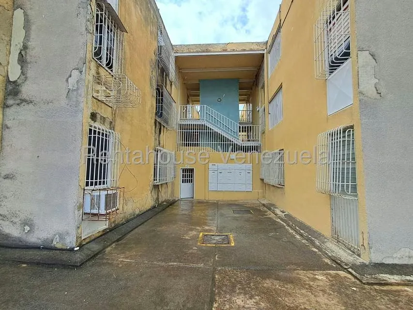 Apartamento (1 Nivel) en Alquiler en La Mora, Lara - 24