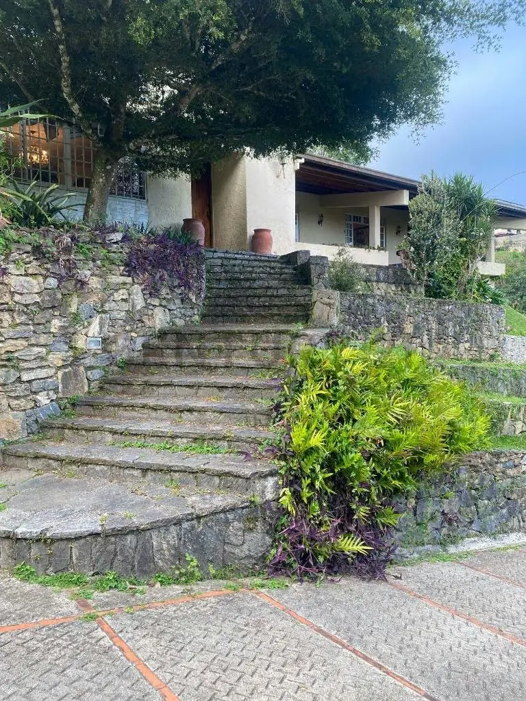 PRECIOSA CASA CON VISTA Y CLIMA DE MONTAÑA EN VENTA ORIPOTO - 2