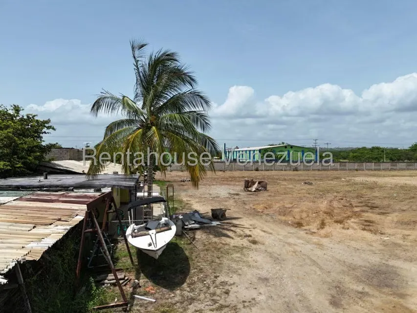 Terreno (Comercial) en Venta en La Costanera, Miranda - 26
