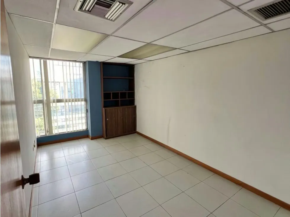 En Venta Oficina en Los Ruices. Sucre - Caracas - 12