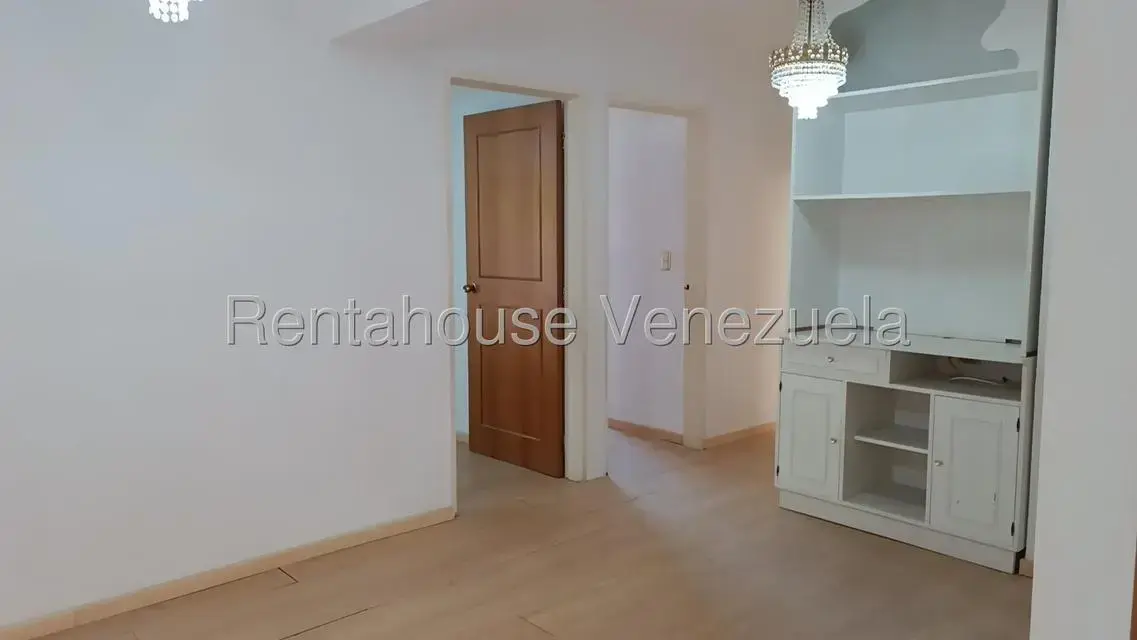 Apartamento (1 Nivel) en Alquiler en Los Nuevos Teques, Miranda - 16