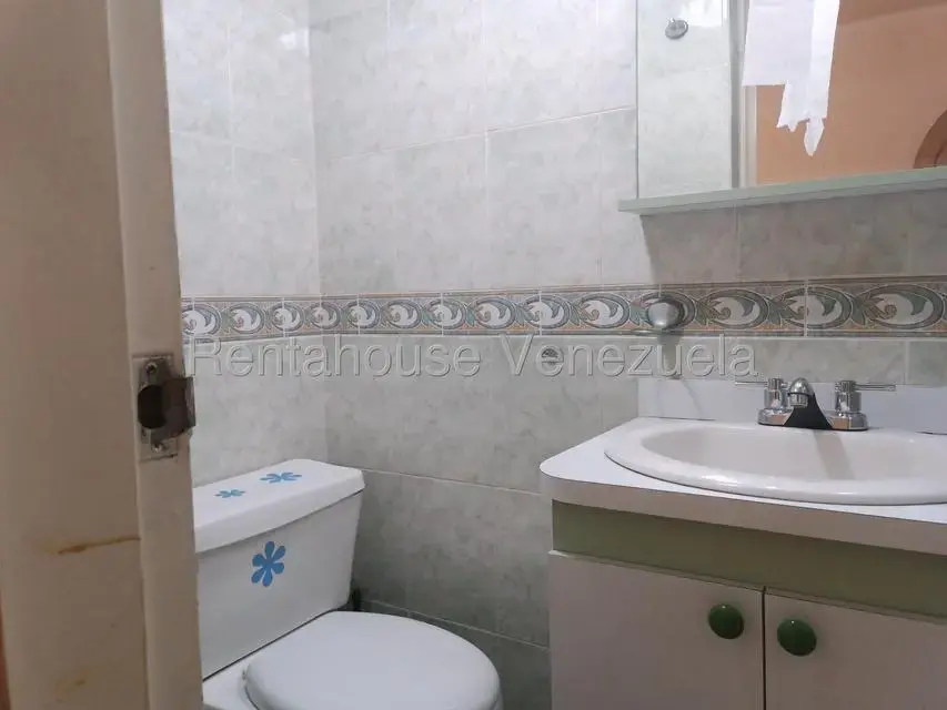 Apartamento (1 Nivel) en Alquiler en Los Nuevos Teques, Miranda - 27