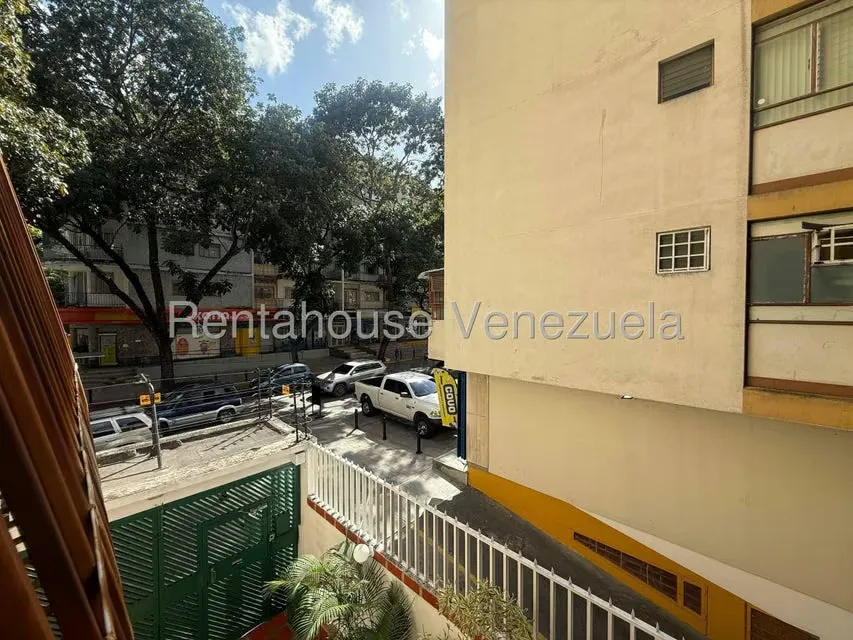 Apartamento (1 Nivel) en Alquiler en Bello Monte, Distrito Metropolitano - 12