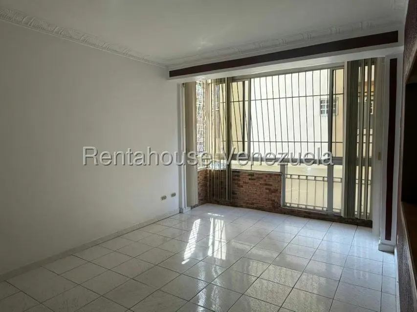 Apartamento (1 Nivel) en Alquiler en Bello Monte, Distrito Metropolitano - 3