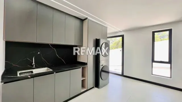 Casa en Pueblo Nuevo, Urbanización Piedra del Jurungo - 13