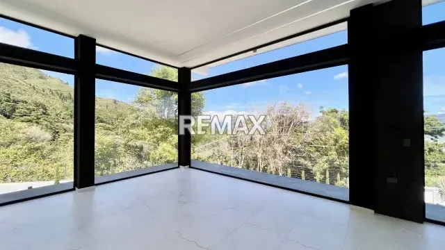 Casa en Pueblo Nuevo, Urbanización Piedra del Jurungo - 3