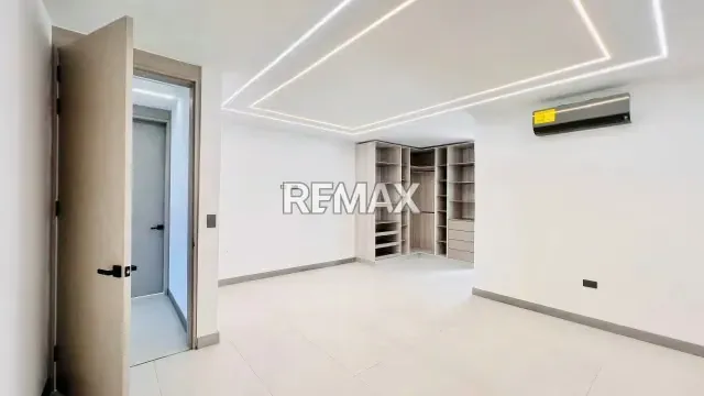 Casa en Pueblo Nuevo, Urbanización Piedra del Jurungo - 7