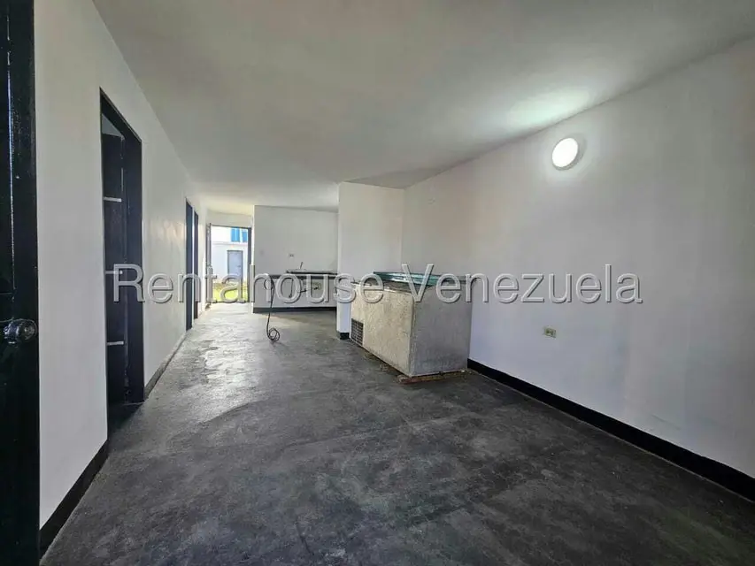 Casa (1 Nivel) en Alquiler en Las Eugenias, Falcon - 16