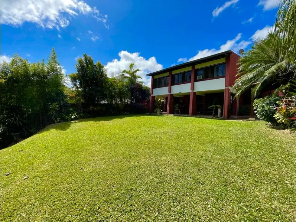Se vende Casa 1200m² 4h/4b/6p , La lagunita - 2