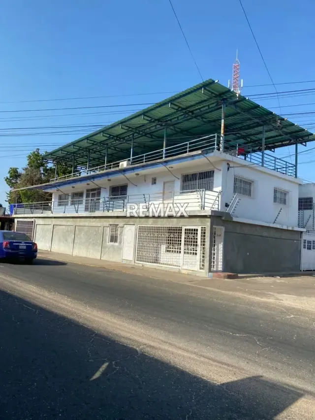 CASA COMERCIAL EN SIERRA MAESTRA