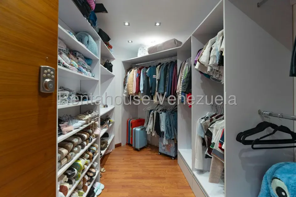 Casa (Duplex) en Venta en La Lagunita Country Club, Distrito Metropolitano - 26
