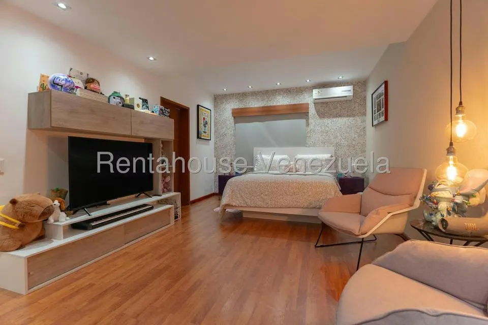 Casa (Duplex) en Venta en La Lagunita Country Club, Distrito Metropolitano - 28