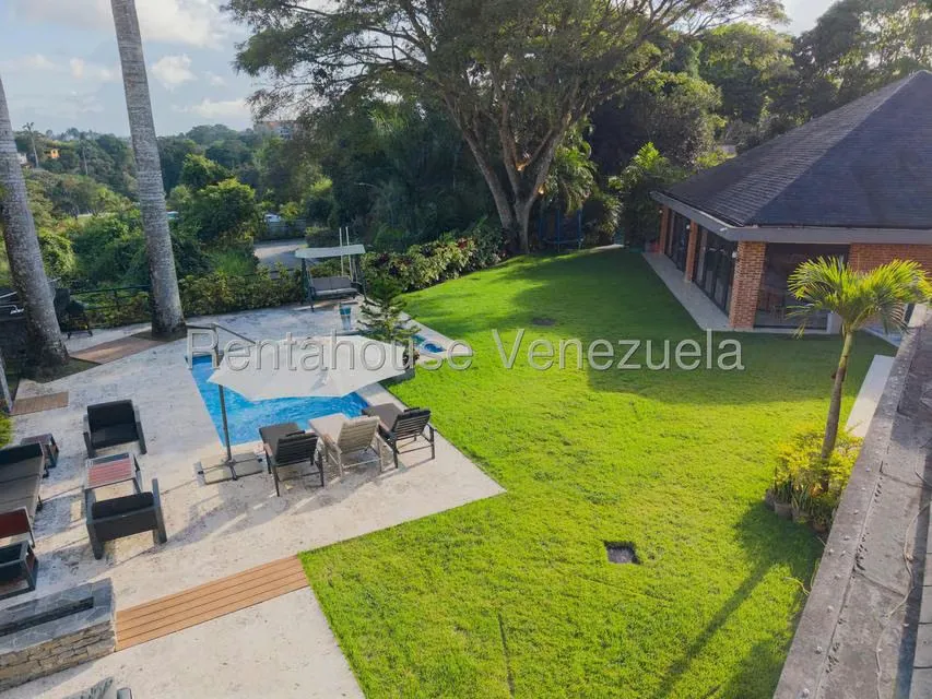 Casa (Duplex) en Venta en La Lagunita Country Club, Distrito Metropolitano - 4