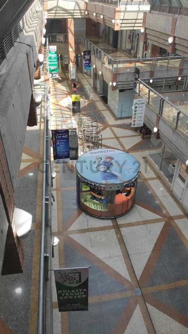 Local en Centro Comercial Boleita Center 1300 Mts2 más 200 Mts2 Terraza, - 11