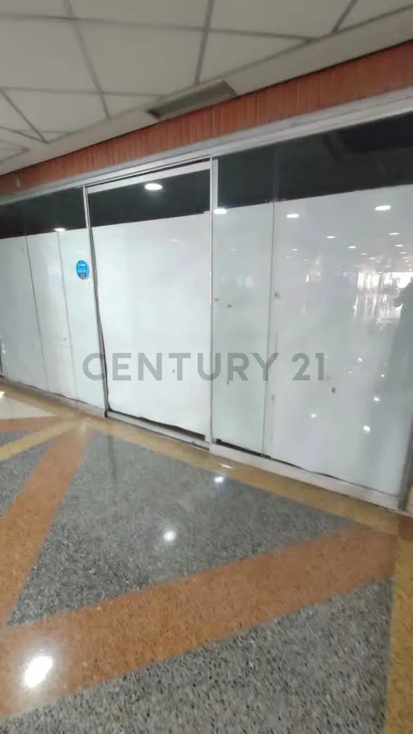Local en Centro Comercial Boleita Center 1300 Mts2 más 200 Mts2 Terraza, - 4