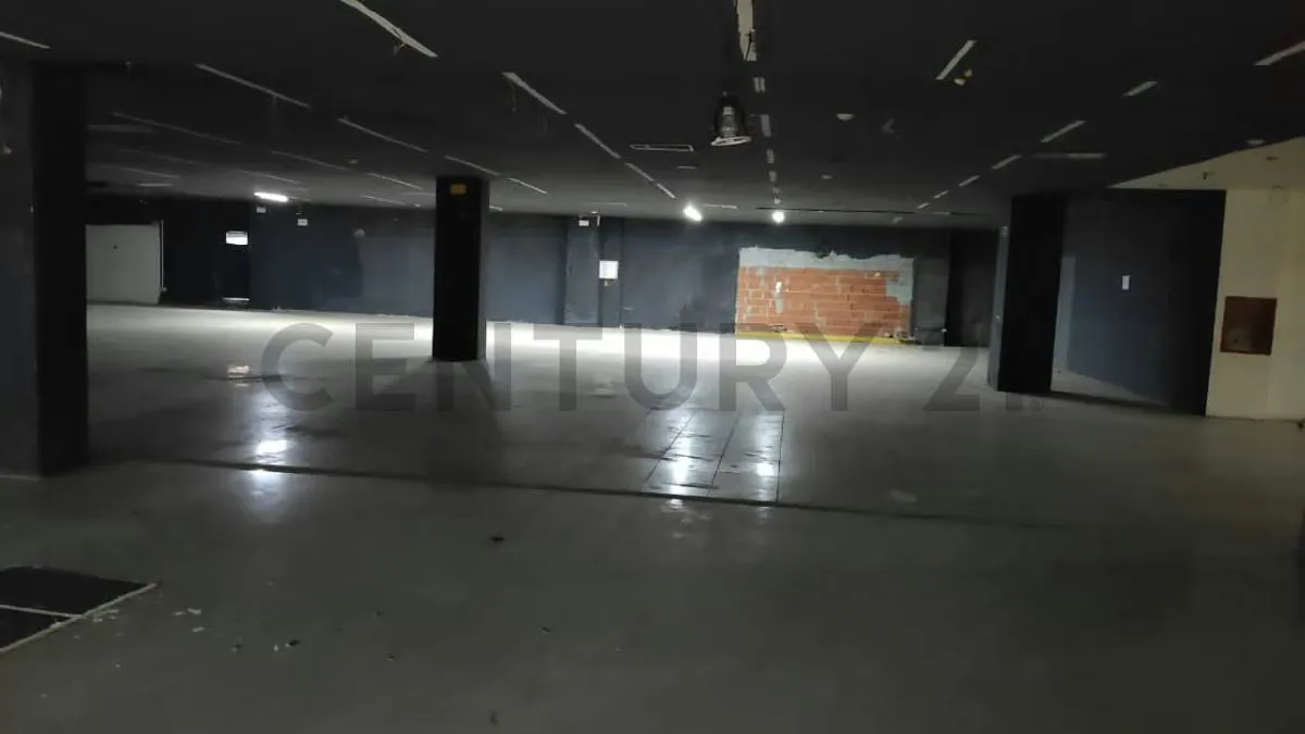 Local en Centro Comercial Boleita Center 1300 Mts2 más 200 Mts2 Terraza, - 8