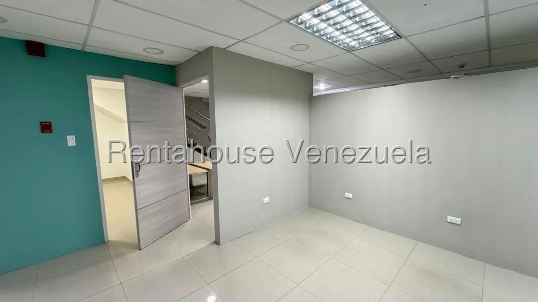 Local Comercial en Alquiler en Del Este, Lara - 32