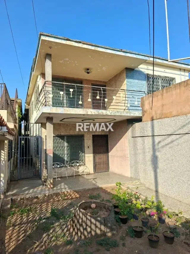 Casa Comercial en Alquiler Av. La Limpia - 2