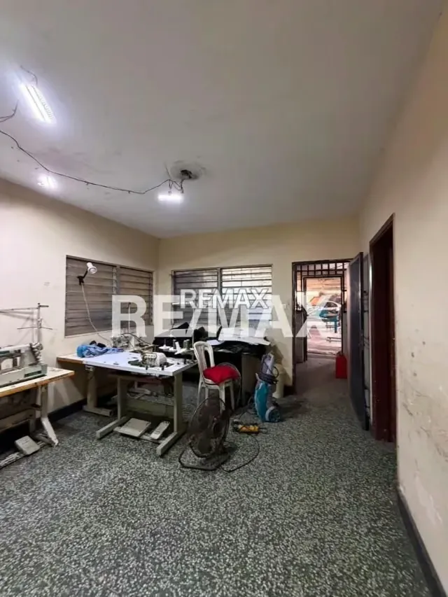 Casa Comercial en Alquiler Av. La Limpia - 4
