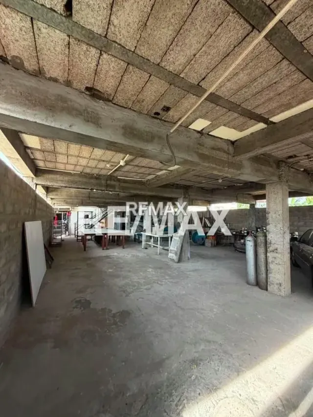 Casa Comercial en Alquiler Av. La Limpia - 6