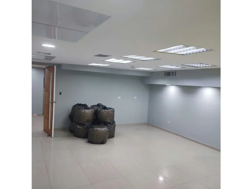 Alquilo Oficina En El Hatillo - 3