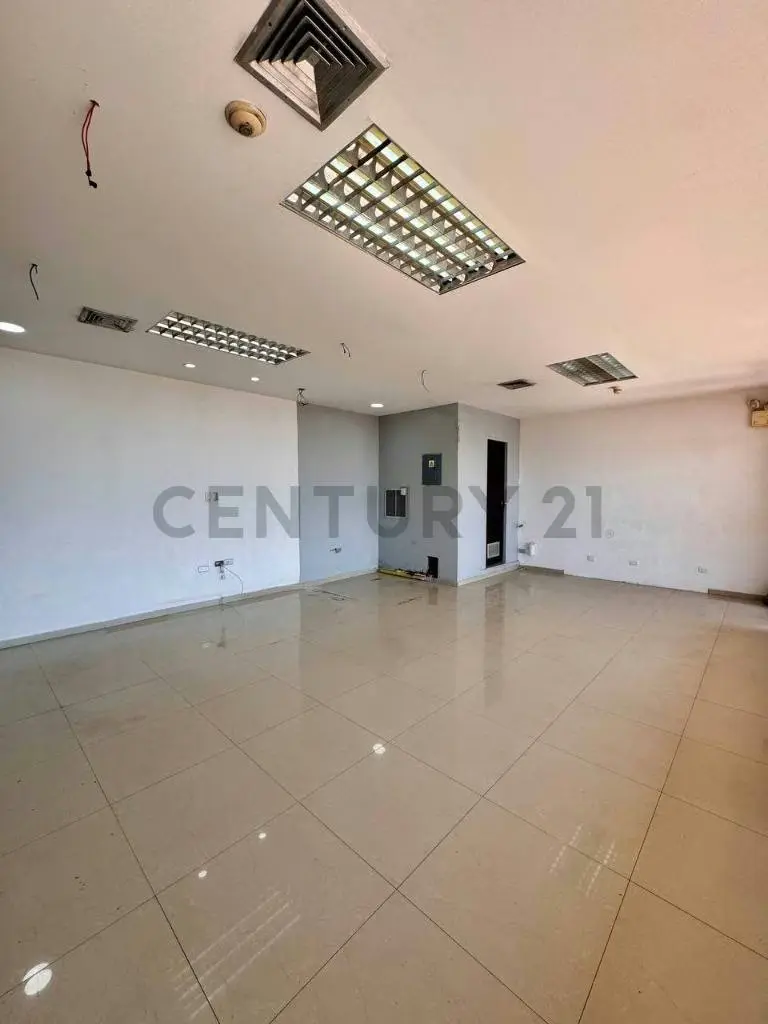 En venta local comercial ubicado en el centro comercial camino real - 3