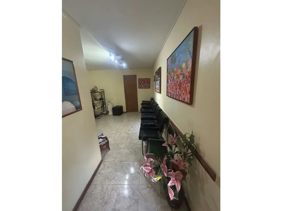 Alquilo cubiculos 18m2 Los Caobos 4005 - 2