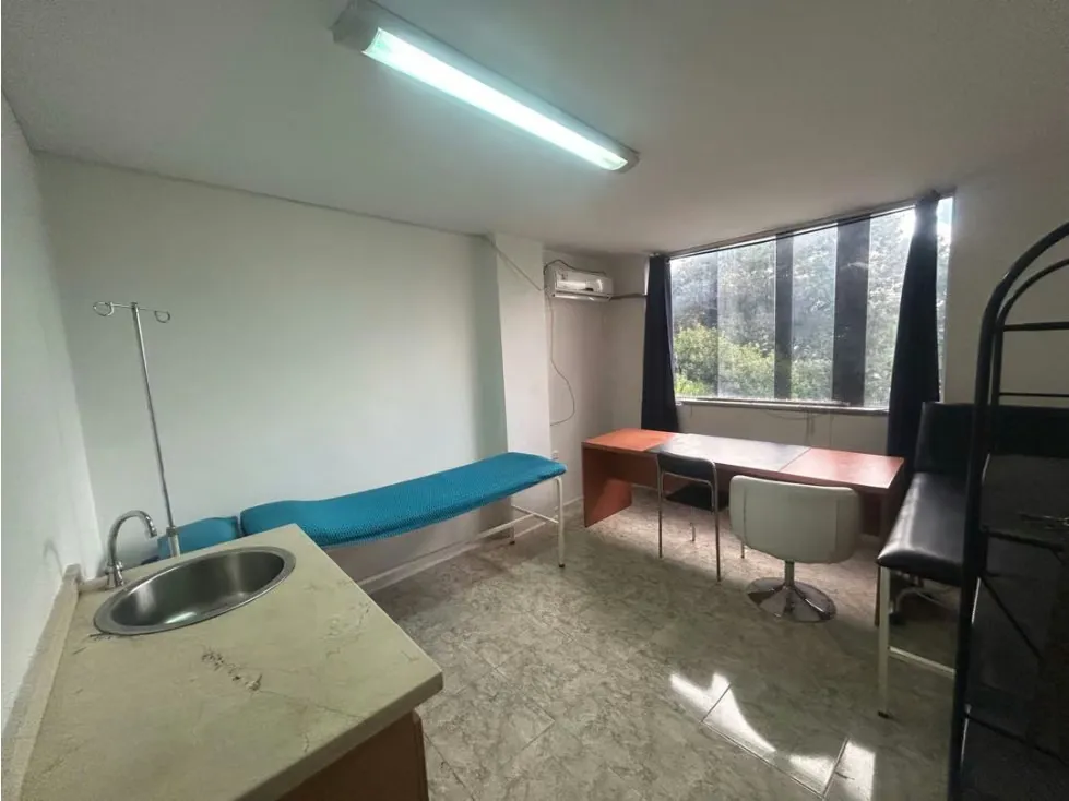 Alquilo cubiculos 18m2 Los Caobos 4005 - 8