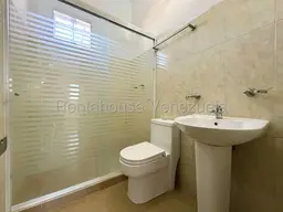 Vista 44