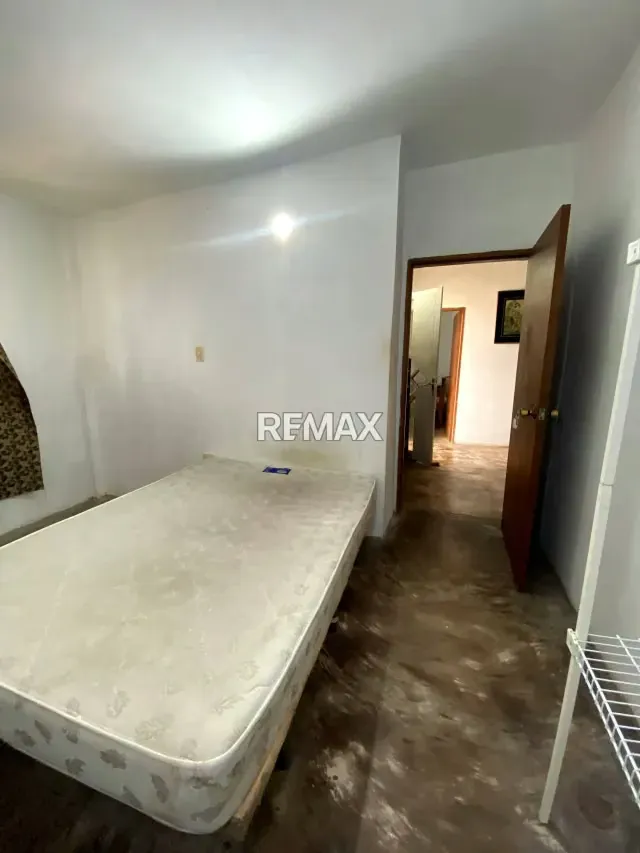 EN VENTA CASA URB LA TRINIDAD - 4